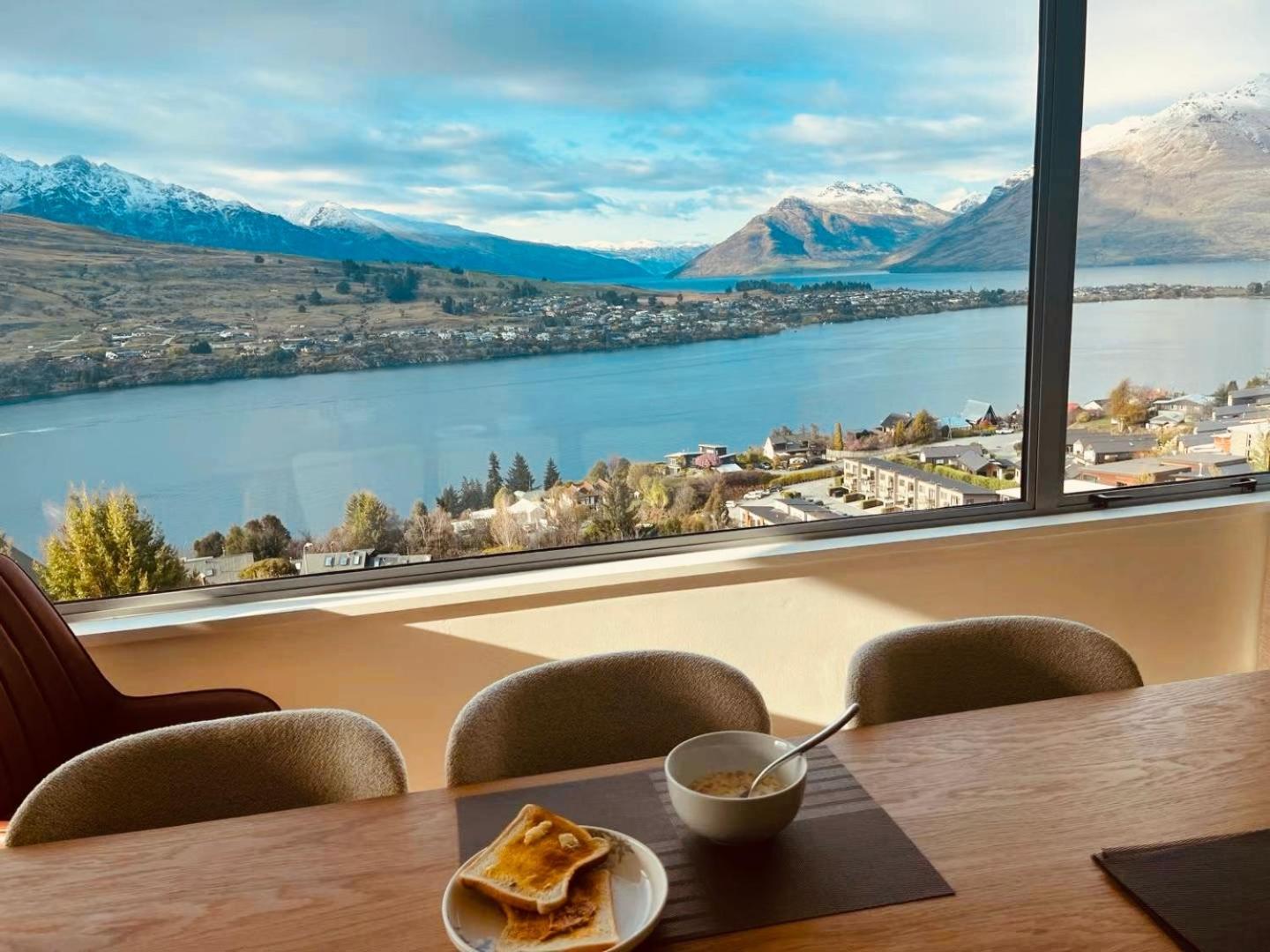 Ming'S Lakeside Goldleaf Suites Distretto di Distretto di Queenstown Esterno foto