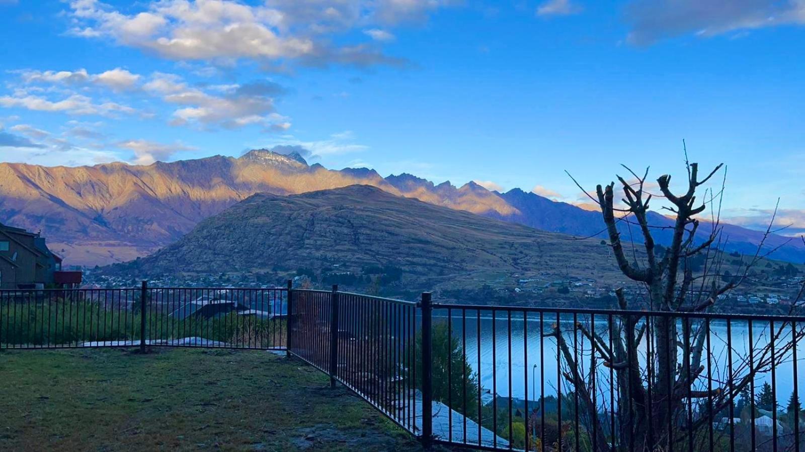 Ming'S Lakeside Goldleaf Suites Distretto di Distretto di Queenstown Esterno foto